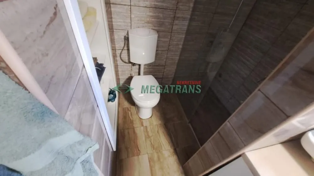 Izdavanje, kuća, 200m², Salajka, Novi Sad Sve Podlokacije