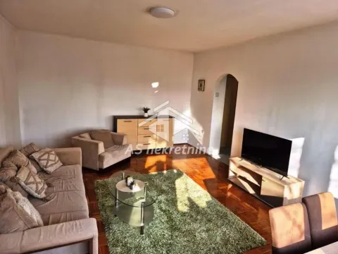 Stan in Zvezdara Sve Podlokacije