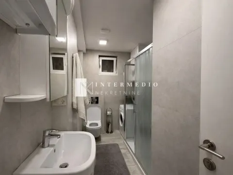 Prodaja, četvorosoban stan, 106m², Centar, Herceg Novi - image 9