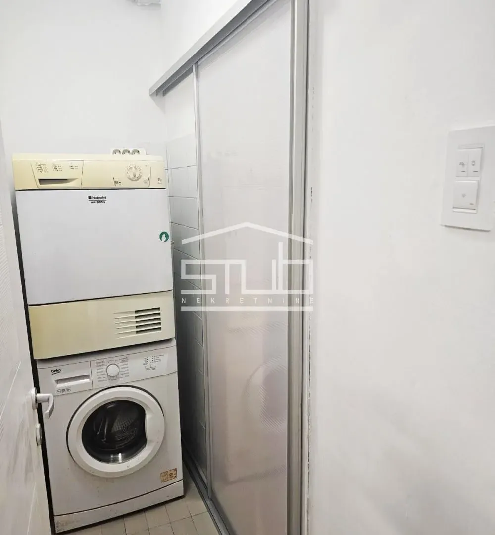 Izdavanje, dvosoban stan, 39m², Vračar Sve Podlokacije, Beograd