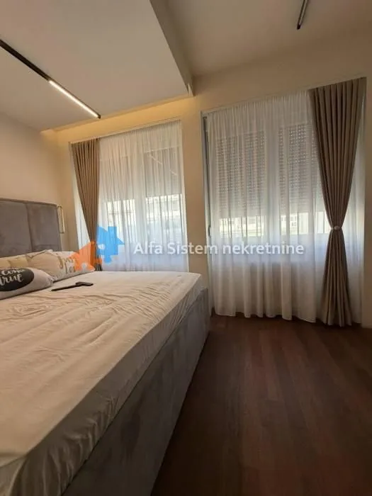 Izdavanje, dvosoban stan, 50m², Stari Grad, Beograd