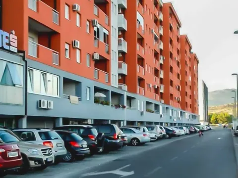 Izdavanje, jednosoban stan, 64m², City Kvart, Podgorica - image 4