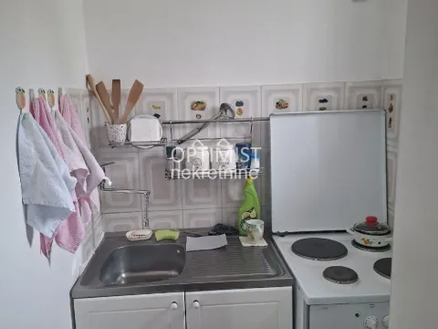Sale, house, 98m², Zemun Meandri, Zemun Sve Podlokacije - image 10