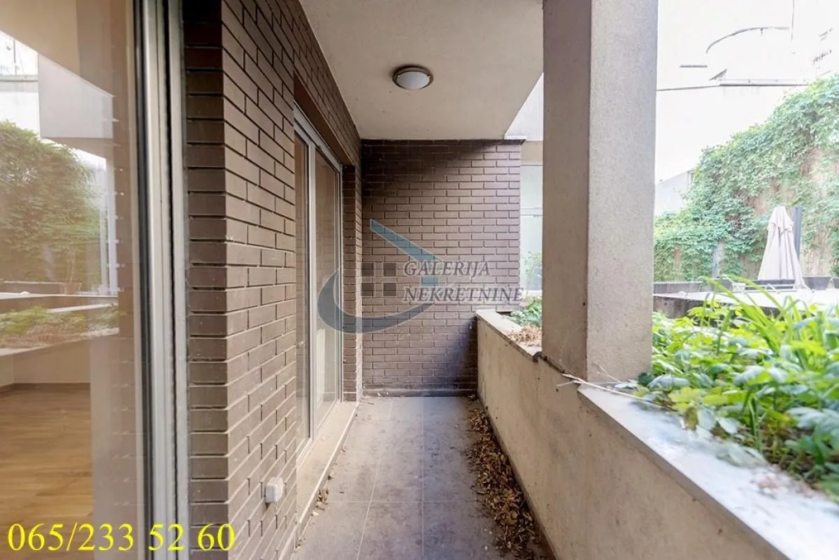 Sale, two bedroom apartment, 74m², Vračar Hram, Vračar Sve Podlokacije