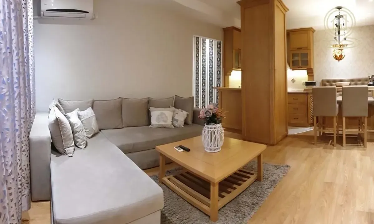 Izdavanje, dvosoban stan, 45m², Vračar Sve Podlokacije, Beograd