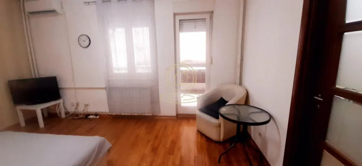 Rent, one bedroom apartment, 30m², Stari Grad, Beograd