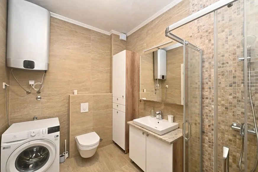 Rent, three bedroom apartment, 130m², Dobrota, Kotor