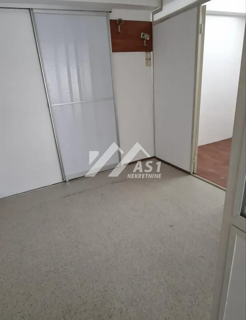Rent, office space, 52m², Grbavica, Novi Sad Sve Podlokacije