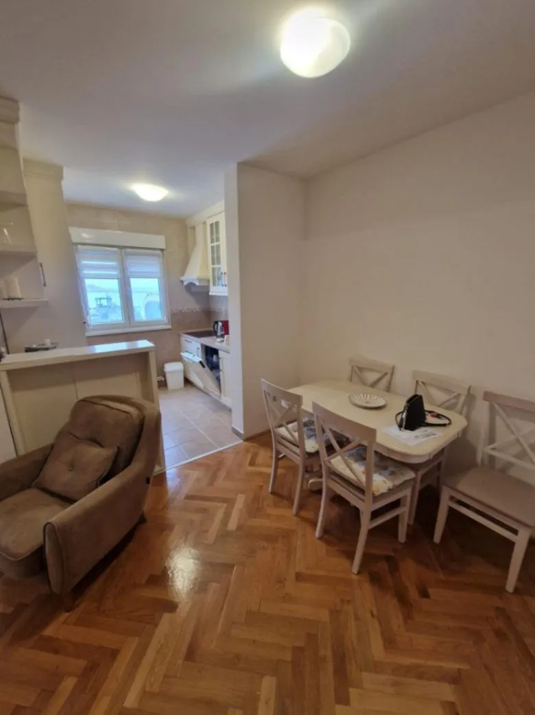 Prodaja, dvosoban stan, 76m², Centar, Bar