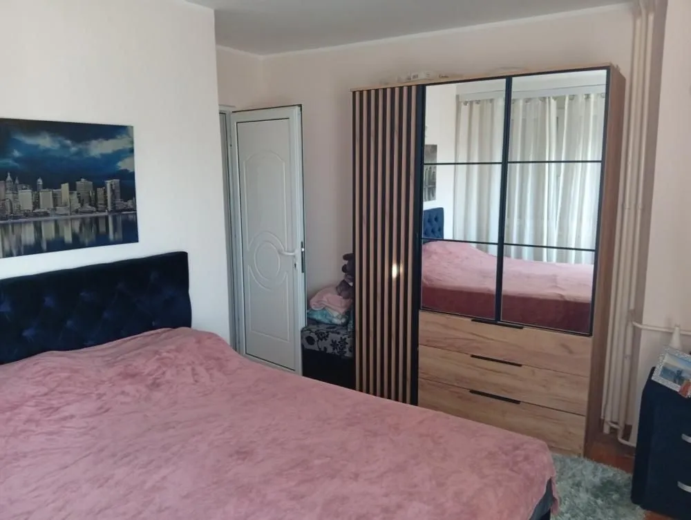 Izdavanje, trosoban stan, 56m², Južni Bulevar, Vračar Sve Podlokacije