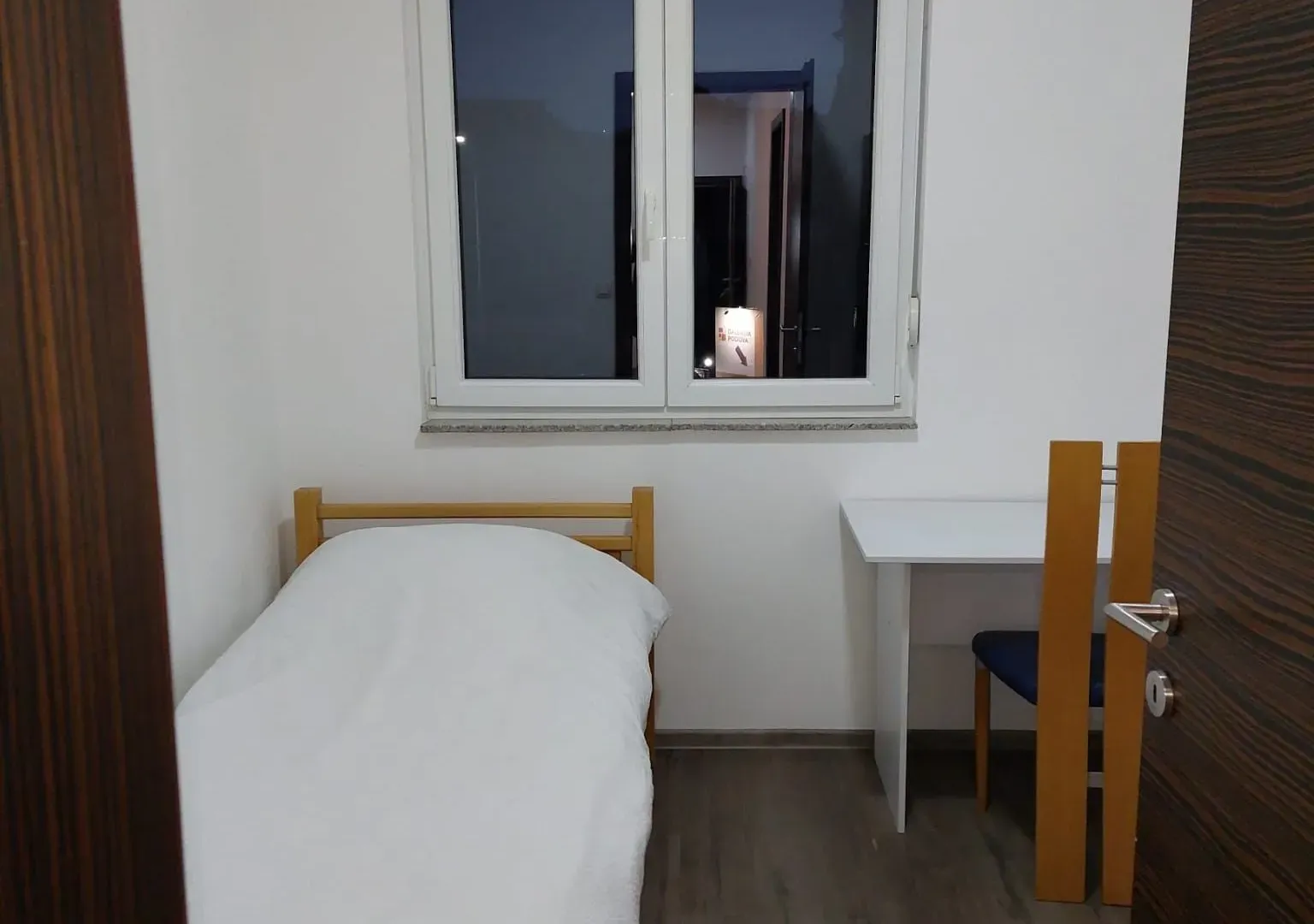 Izdavanje, trosoban stan, 80m², Centar, Loznica