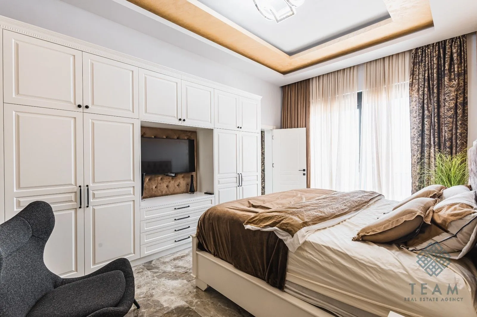 Sale, three bedroom apartment, 476m², Pinješ, Ulcinj