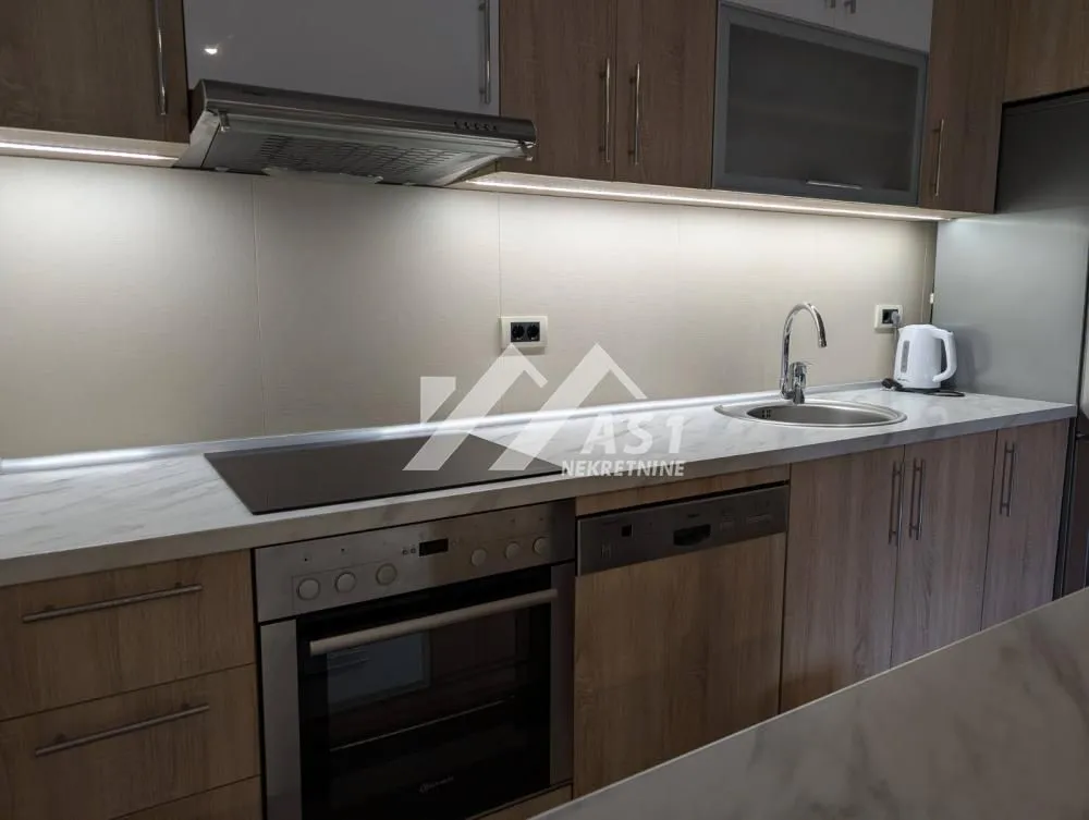 Izdavanje, dvosoban stan, 50m², Adamovićevo Naselje, Novi Sad Sve Podlokacije