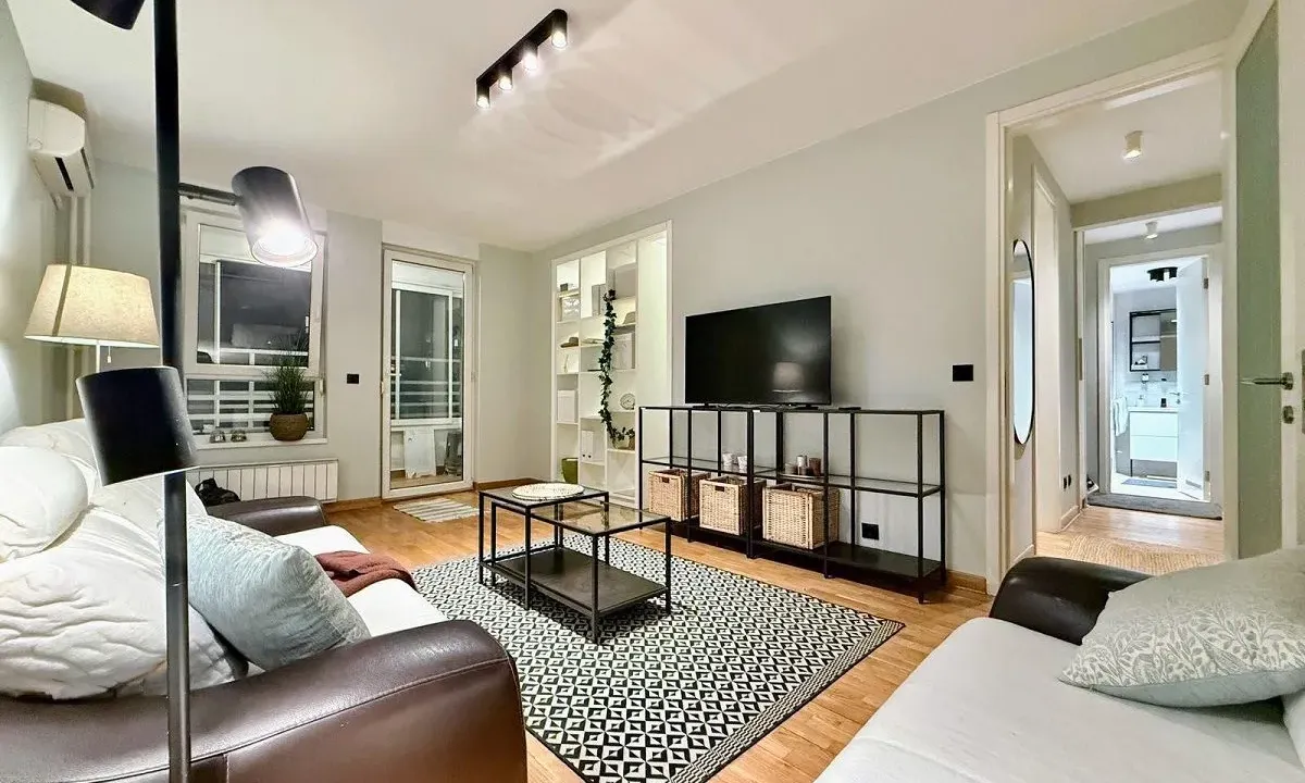 Izdavanje, dvosoban stan, 62m², Belvil, Beograd