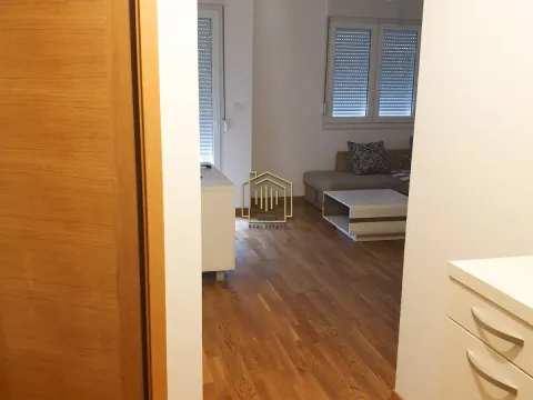 Prodaja, jednosoban stan, 43m², City Kvart, Podgorica - image 6