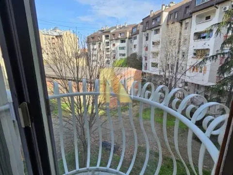 Izdavanje, trosoban stan, 89m², Centar, Novi Sad - image 14