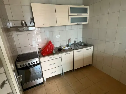 Izdavanje, jednosoban stan, 47m², Blok 5, Podgorica - image 4