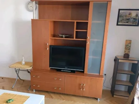 Izdavanje, garsonjera, 30m², Centar, Bar - image 5