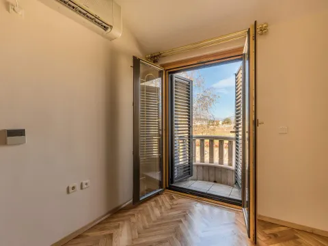 Izdavanje, kuća, 370m², Zabjelo, Podgorica - image 13