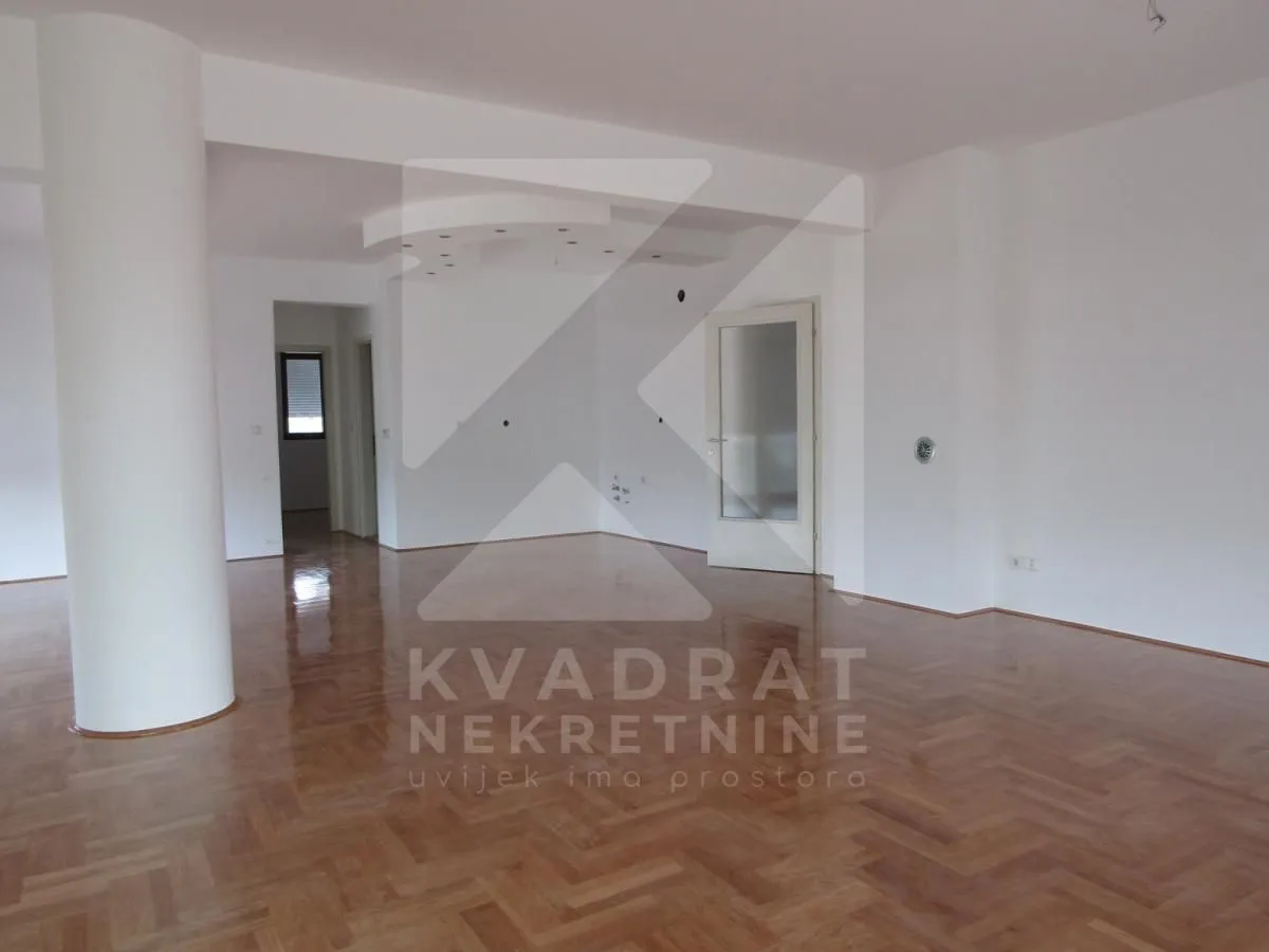Prodaja, trosoban stan, 138m², Kruševac, Podgorica