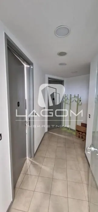 Rent, office space, 772m², Novi Beograd Blok 67, Novi Beograd Sve Podlokacije