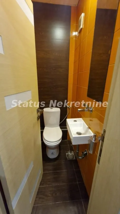 Izdavanje, četvorosoban stan, 116m², Novi Sad, Srbija