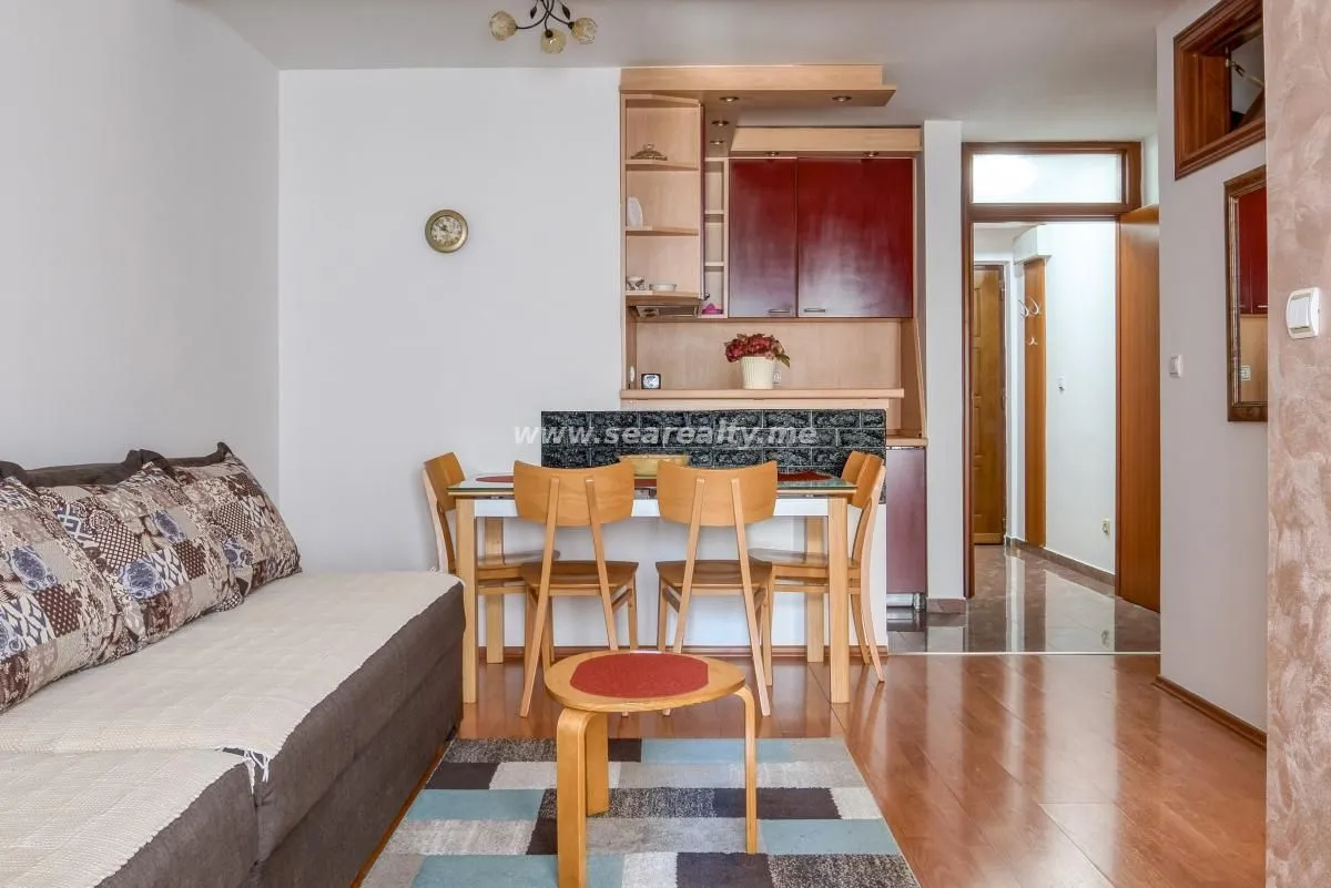 Rent, two bedroom apartment, 45m², Budva, Crna Gora
