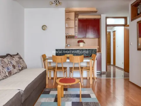 Izdavanje, dvosoban stan, 45m², Budva, Crna Gora - image 9