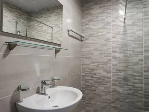 Rent, one bedroom apartment, 42m², Bečići, Budva - image 8