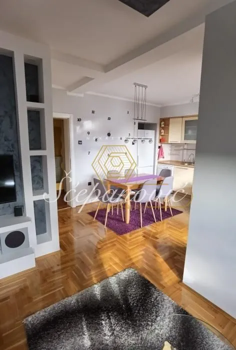 Prodaja, trosoban stan, 80m², Bulevar Oslobodjenja, Novi Sad Sve Podlokacije