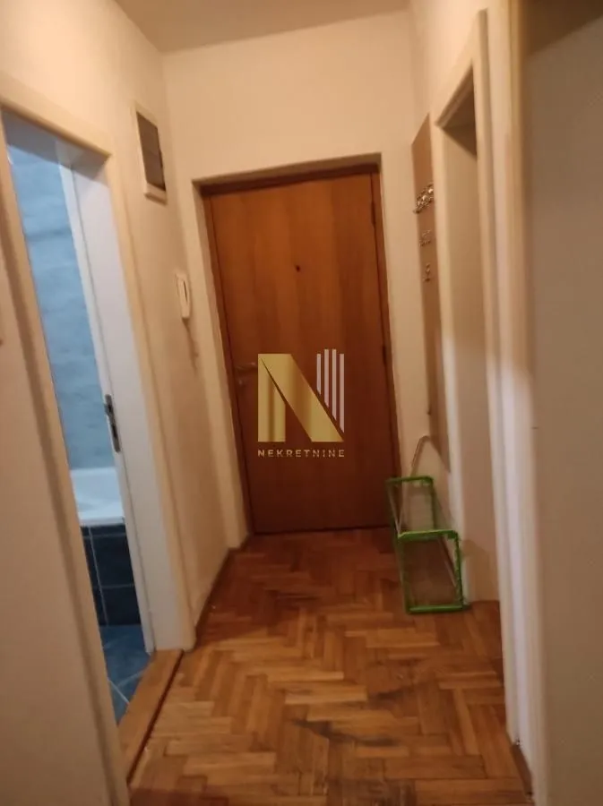 Izdavanje, jednosoban stan, 35m², Rotkvarija, Novi Sad Sve Podlokacije