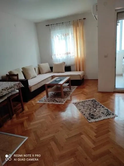 Izdavanje, garsonjera, 33m², Centar, Bar