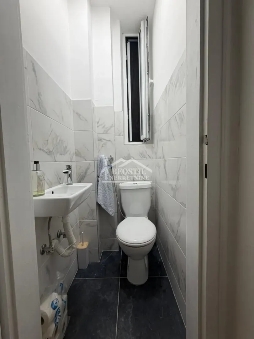 Prodaja, dvosoban stan, 61m², Stari Grad, Beograd