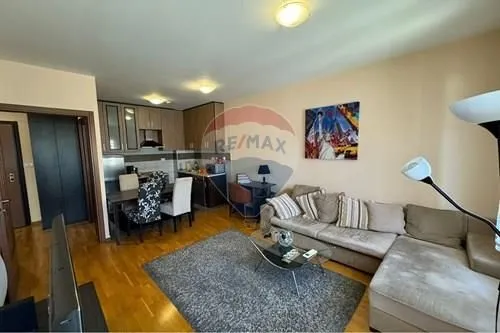 Izdavanje, jednosoban stan, 53m², City Kvart, Podgorica