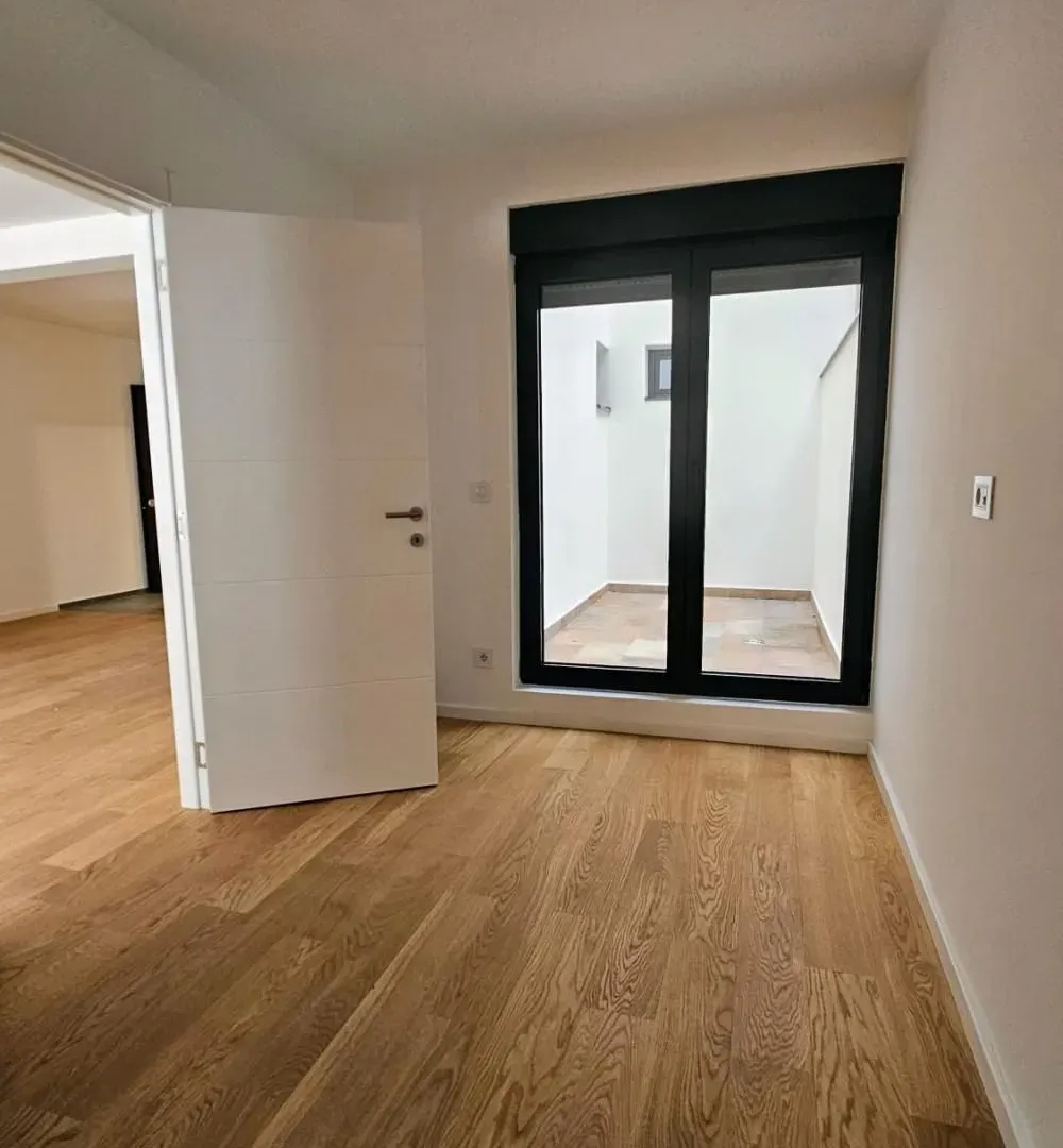 Sale, three bedroom apartment, 60m², Cvetkova Pijaca, Zvezdara Sve Podlokacije