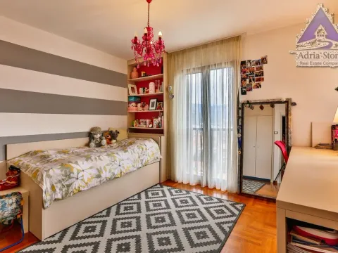 Izdavanje, trosoban stan, 156m², Dubovica, Budva - image 21