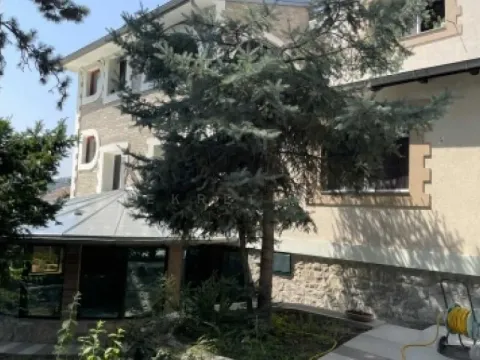 Sale, house, 365m², Miljakovac, Rakovica - image 10