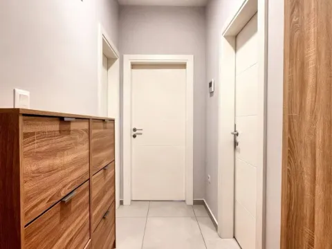 Rent, two bedroom apartment, 66m², Vezirov Most, Podgorica - image 13