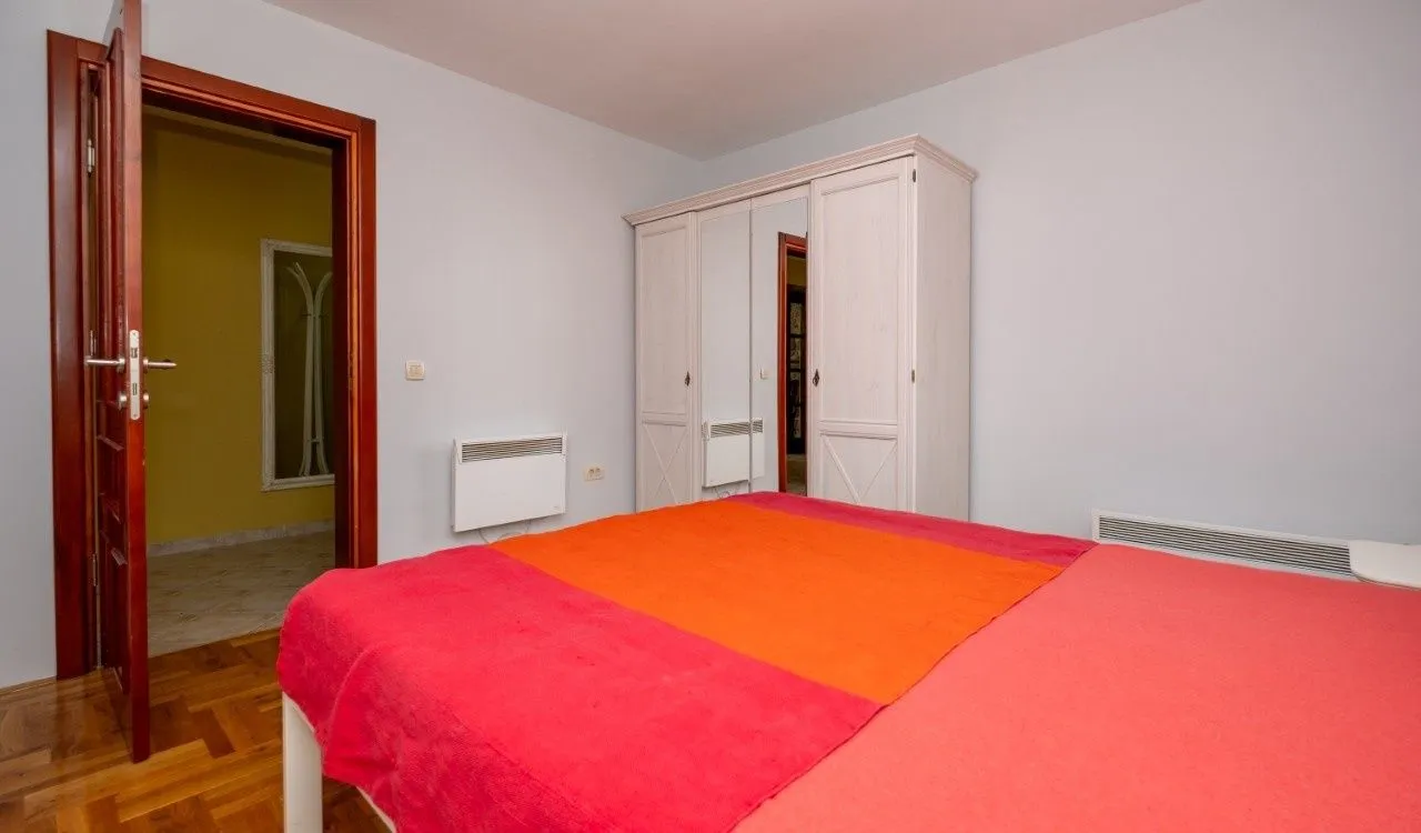 Prodaja, kuća, 200m², Tološi, Podgorica