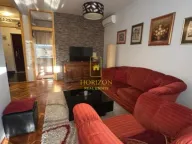 Izdavanje, dvosoban stan, 60m², Blok 6, Podgorica - image 1