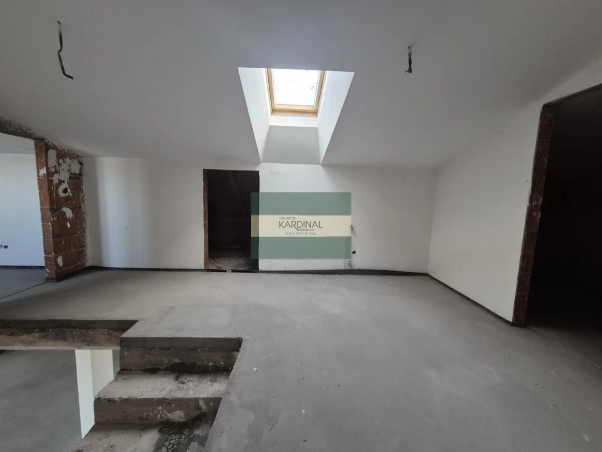 Prodaja, stan, 222m², Centar, Jagodina