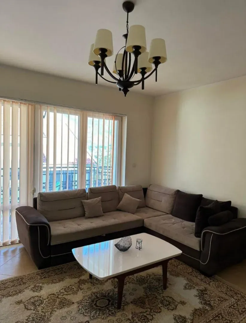 Izdavanje, dvosoban stan, 100m², Prčanj, Kotor