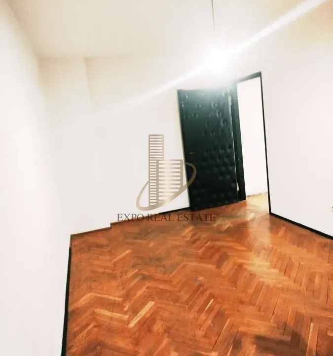 Izdavanje, dvosoban stan, 47m², Stari Grad, Beograd