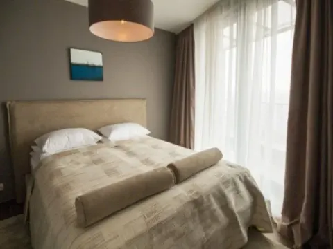 Izdavanje, trosoban stan, 92m², Vračar Centar, Vračar Sve Podlokacije - image 11