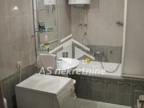 Izdavanje, trosoban stan, 90m², Savski Venac, Beograd - image 12