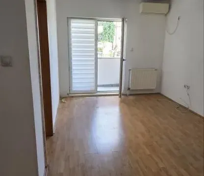 Izdavanje, jednosoban stan, 35m², Bulevar patrijarha Pavla, Novi Sad Sve Podlokacije - image 2