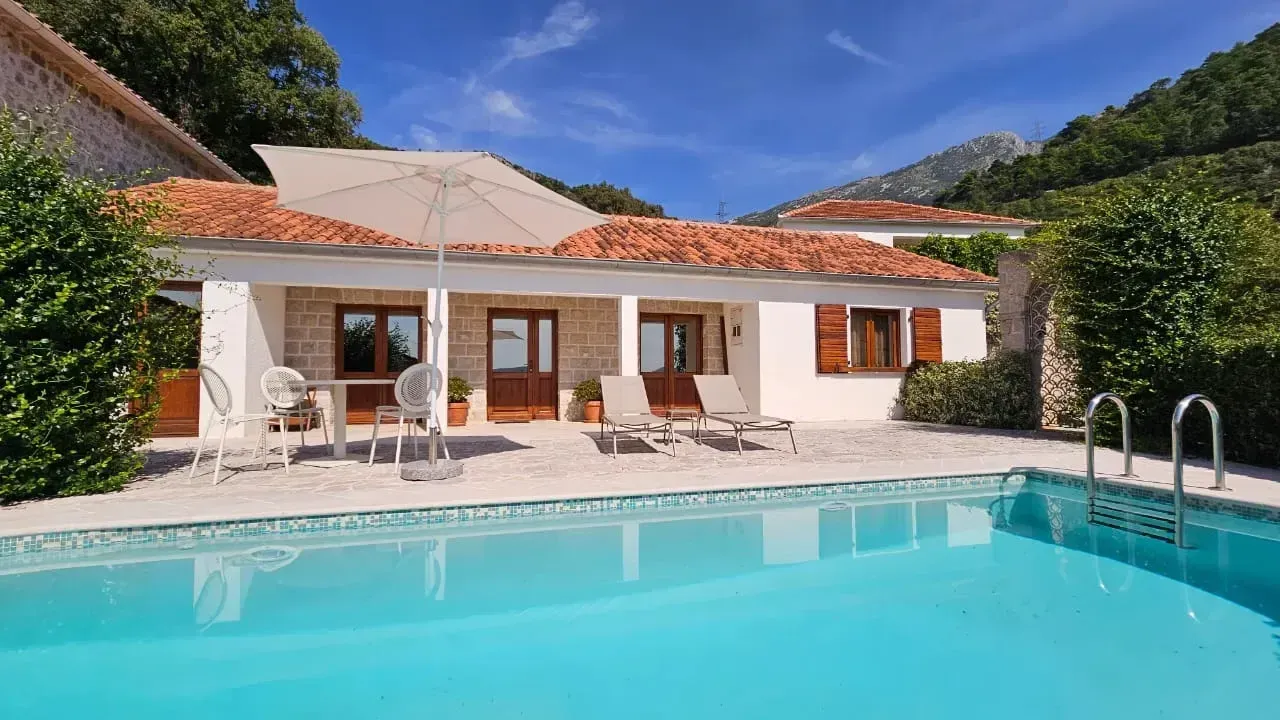 Rent, house, 70m², Kotor, Crna Gora