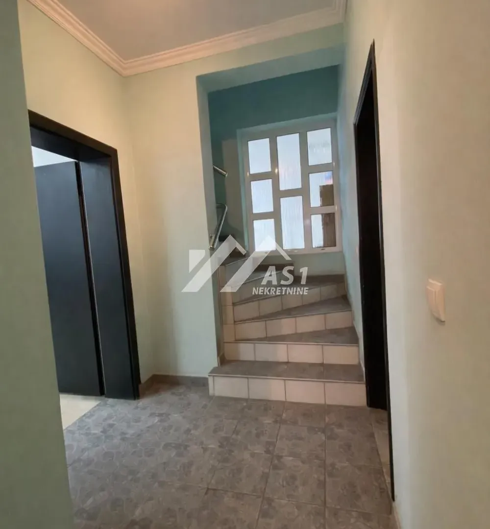 Rent, office space, 300m², Petrovaradin, Novi Sad