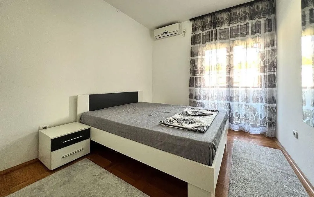 Izdavanje, dvosoban stan, 78m², Stari Aerodrom, Podgorica