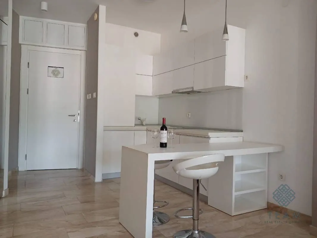 Prodaja, jednosoban stan, 65m², Centar, Budva